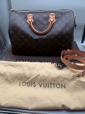 Authentic Louis Vuitton Speedy Bandoulière 35 Monogram Canvas Like New